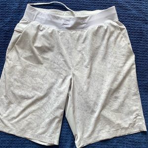 Lululemon T.H.E. Linerless shorts in white M